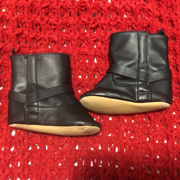 Old Navy baby boots - Picture 2 of 5